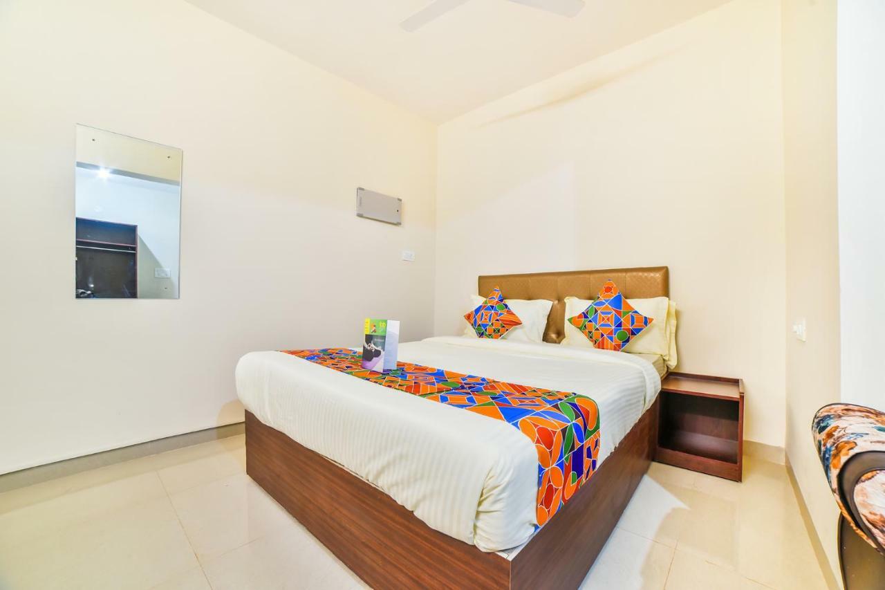 Fabhotel K7 Trends With Pool, Baga Beach - Nr Baga Beach Calangute Exterior photo